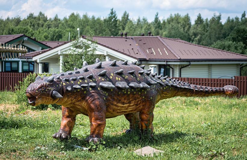 Парк Юрского периода в поселке Emerald Village