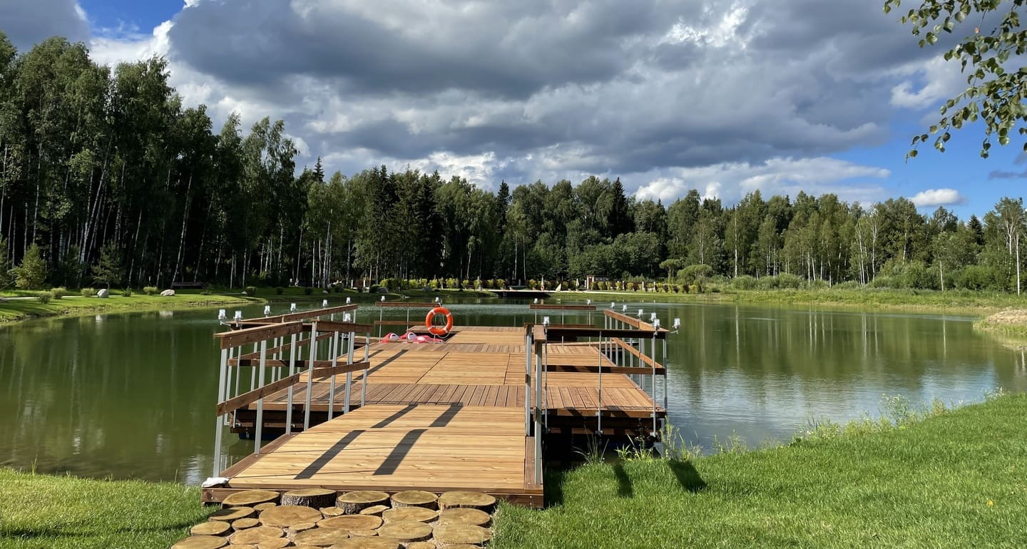 Дома в вековом лесу в поселке Emerald Village Дома в вековом лесу в поселке Emerald Village