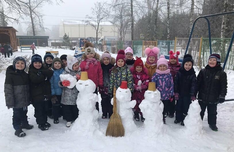 Детский сад и школа в поселке Emerald Village
