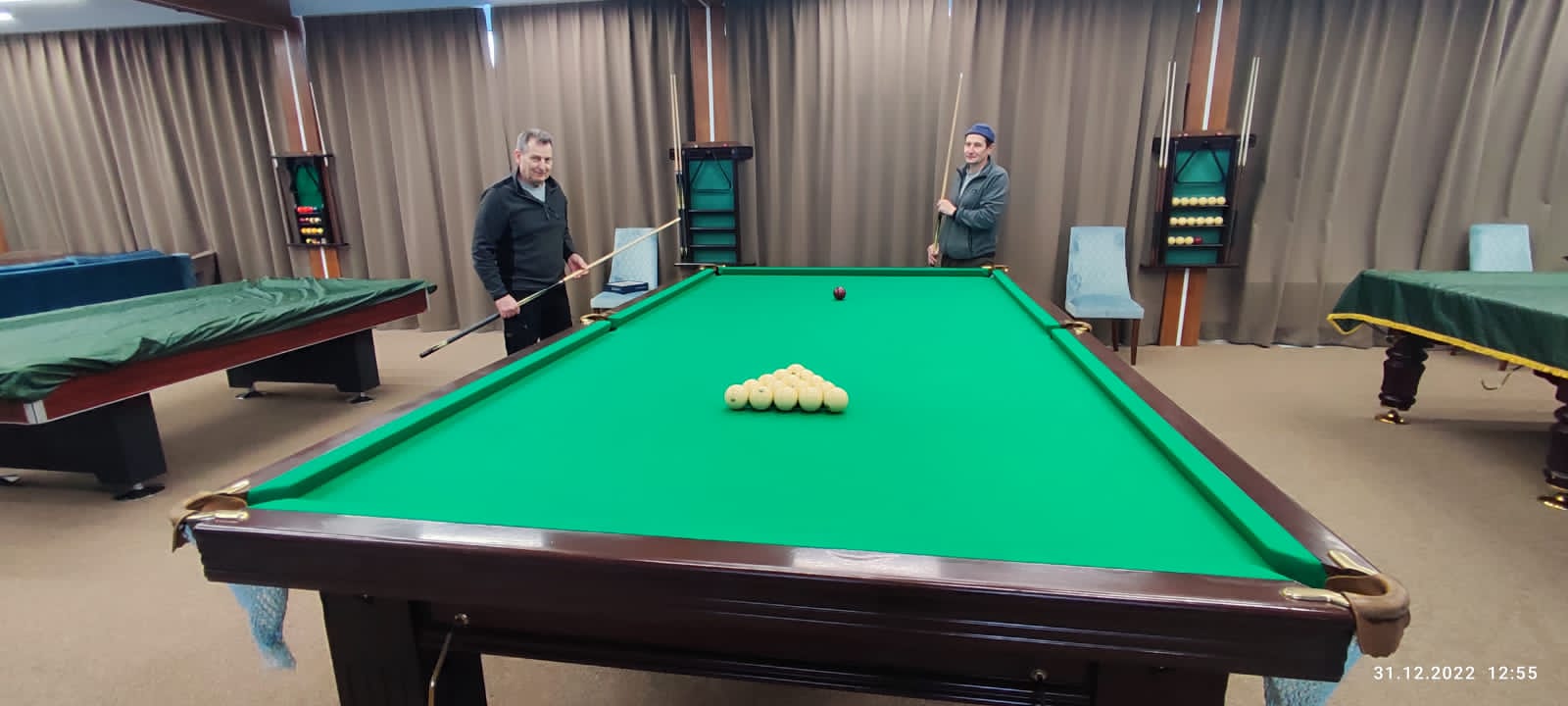 Бильярдный зал в поселке Emerald Village
