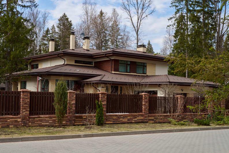 Построенные дома в КП Emerald Village на Новорижском шоссе