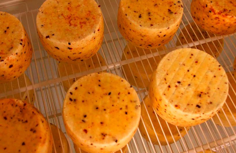 Сыр из собственной сыроварни в поселке Emerald Village