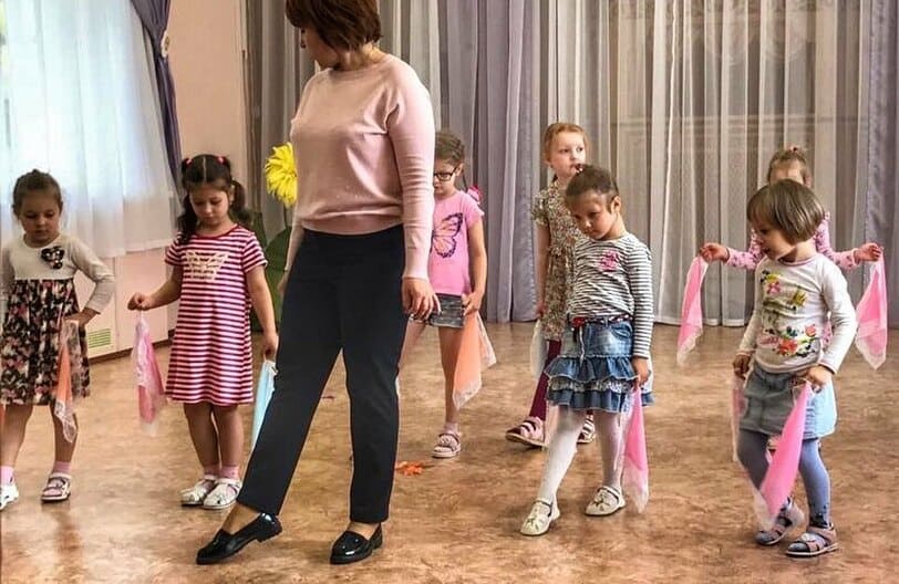 Детский сад и школа в поселке Emerald Village