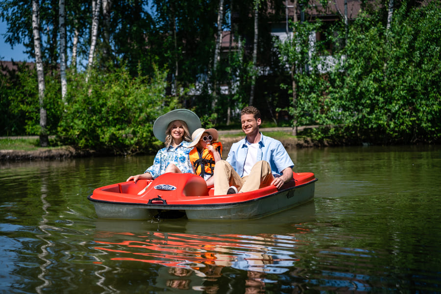 Катамараны в поселке Emerald Village