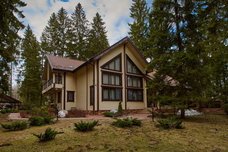 Построенные дома в КП Emerald Village на Новорижском шоссе