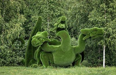 Парк топиари в элитном поселке Emerald Village на Новой Риге, Подмосковье