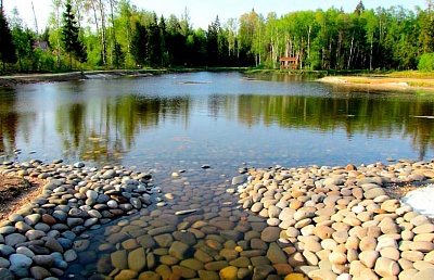 Озеро на территории КП Emerald Village на Новой Риге