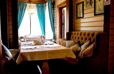 Ресторан в поселке Emerald Village на Новой Риге