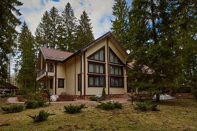 Построенные дома в КП Emerald Village на Новорижском шоссе